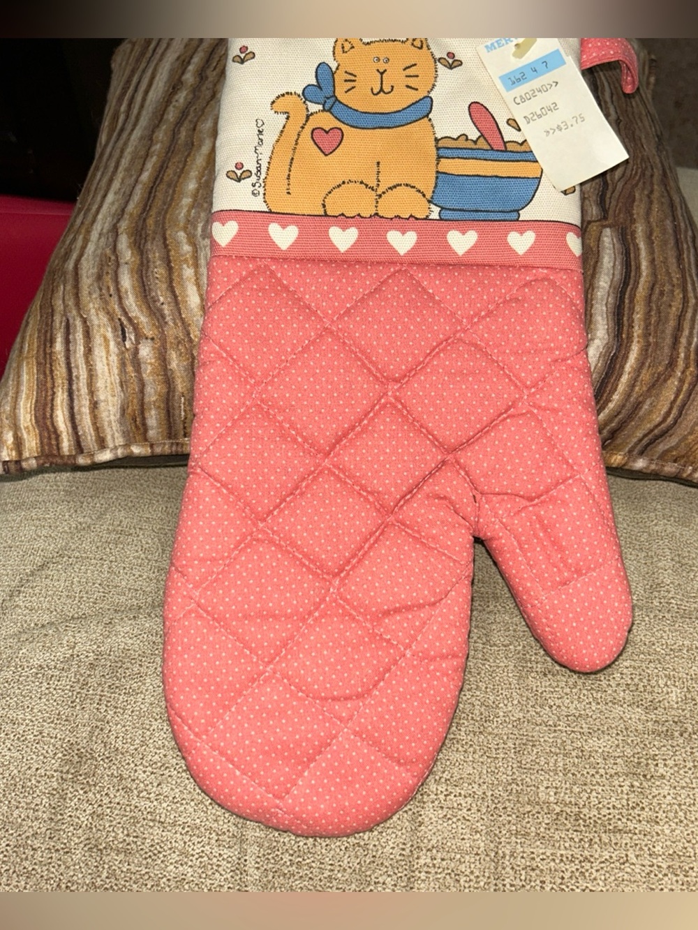 Vtg Cute Cat and Hearts Oven Mitt by Susan Marie in Coral Pink Trim, NWT